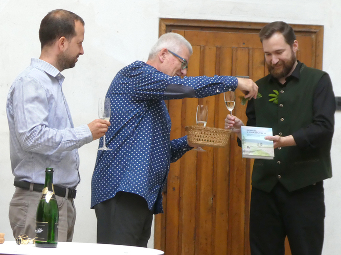 Na nádvoří Vodní tvrze VMJ uskutečnil slavnostní křest knihy „Zvoník z Cukmantlu“ Matěje Mately